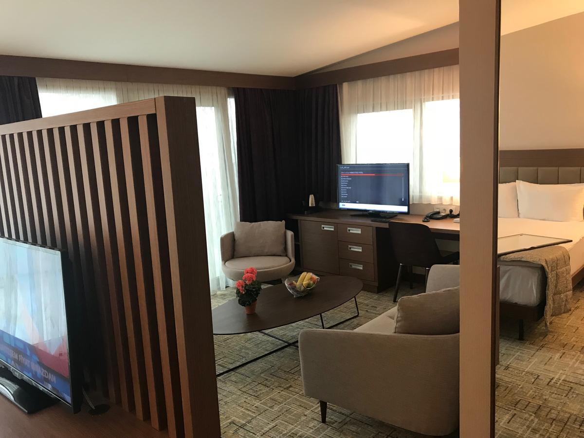 Land Park Hotel Istanbul Exteriör bild