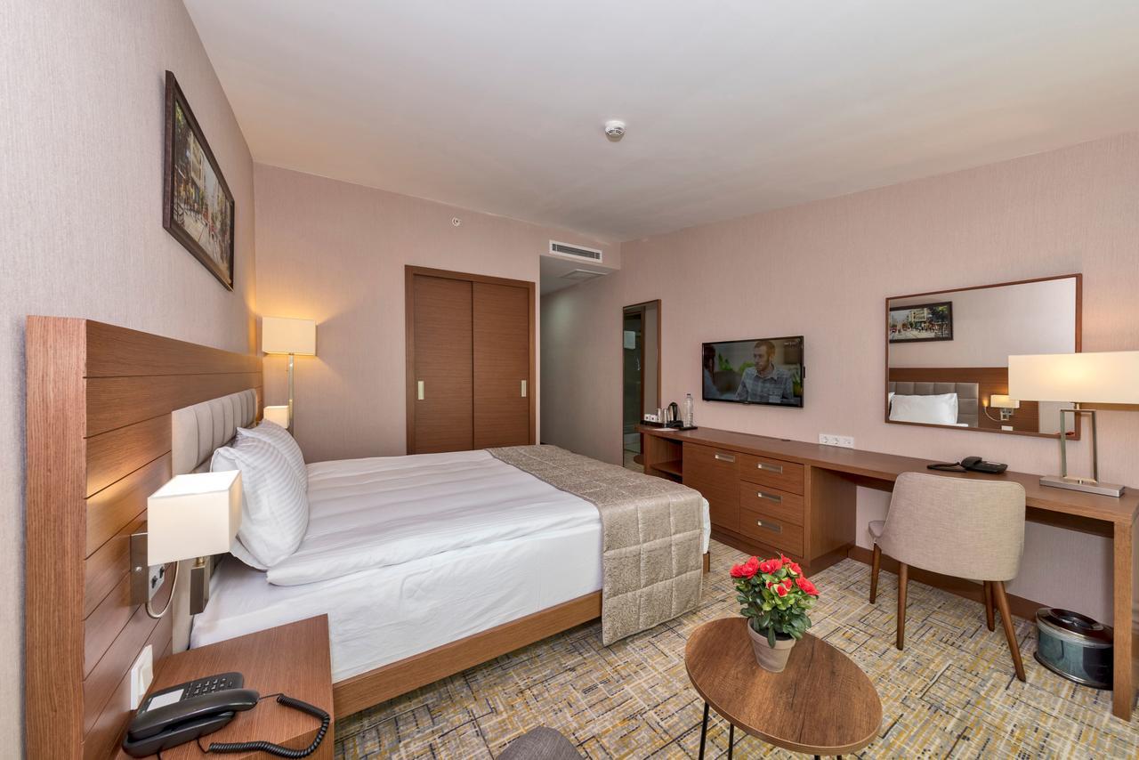 Land Park Hotel Istanbul Exteriör bild