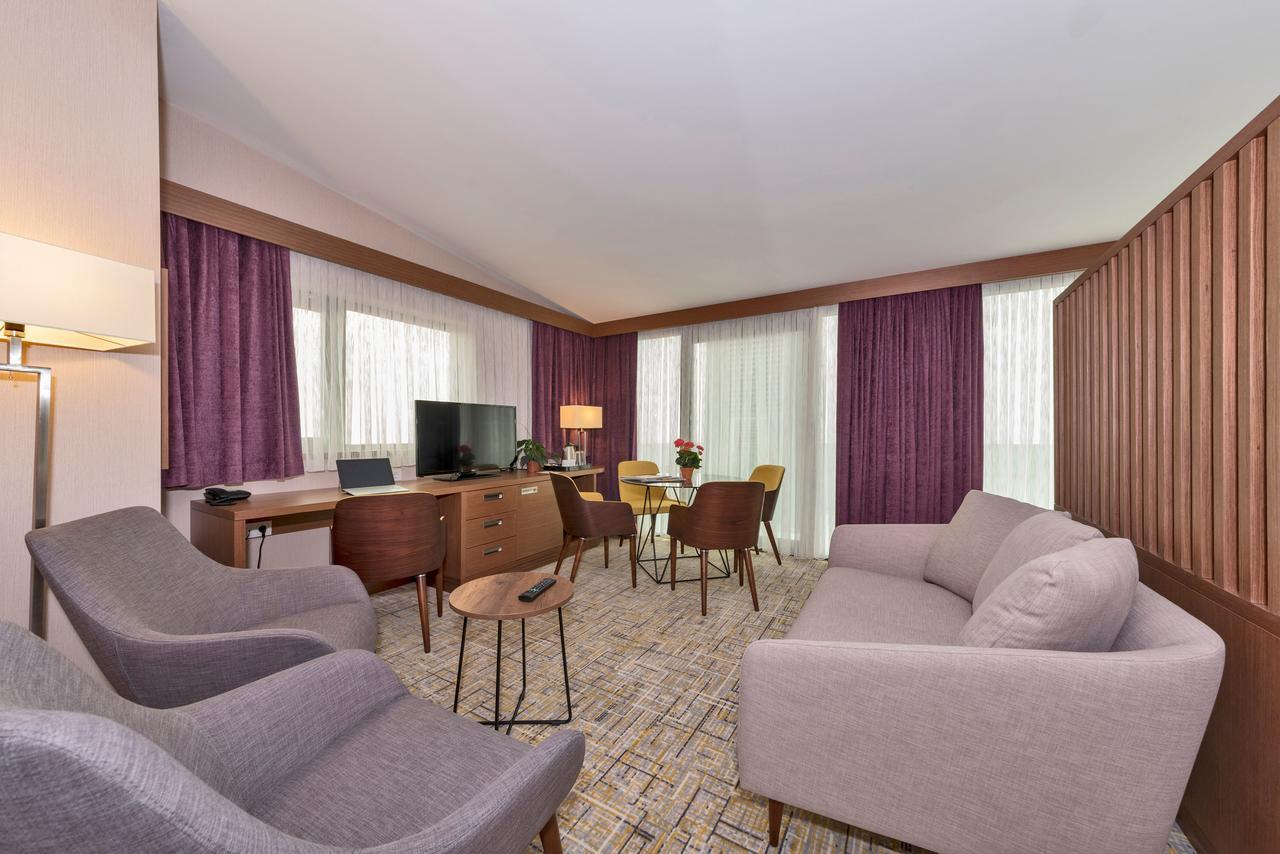 Land Park Hotel Istanbul Exteriör bild