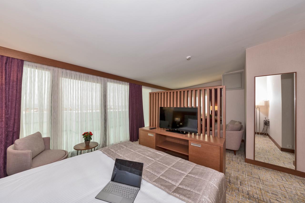 Land Park Hotel Istanbul Exteriör bild