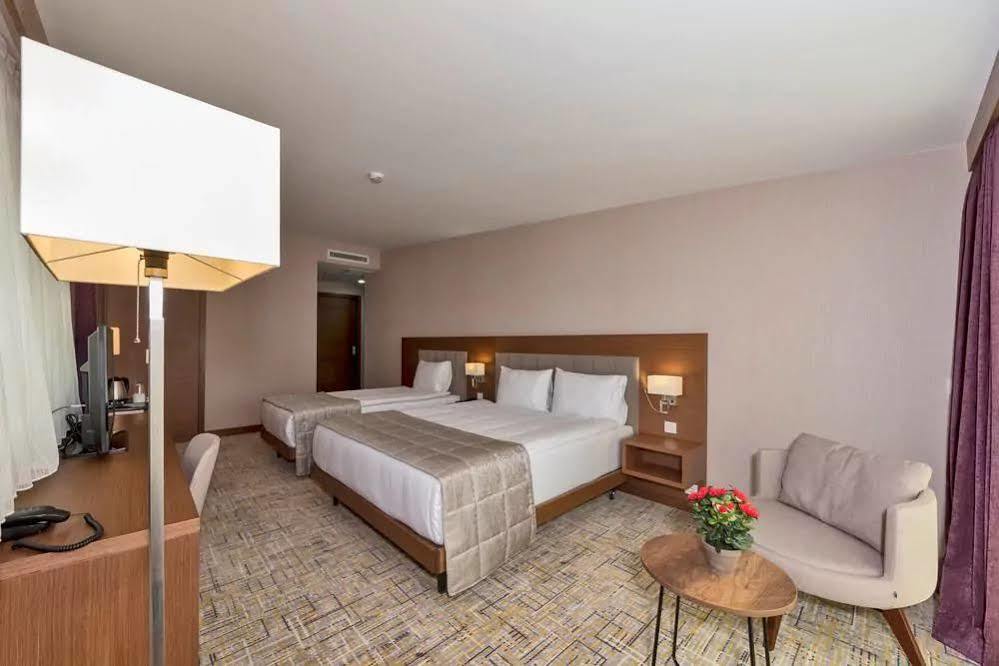 Land Park Hotel Istanbul Exteriör bild